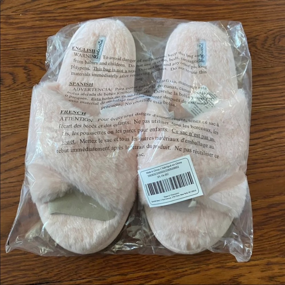 Slippers - Picture 3 of 4